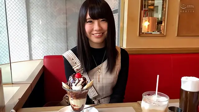 M554G02 Gonzo SEX at a love hotel with a small beauty with an innocent atmosphere that wants to work at a convenience store!