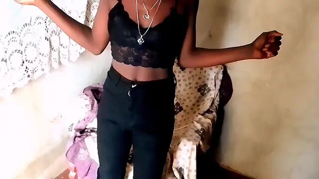 Honey-haired beauty spreads her legs